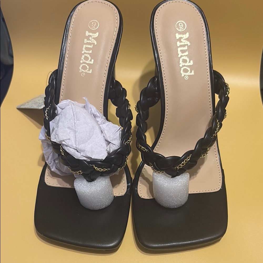 Mudd Women's Black Braided Sandals